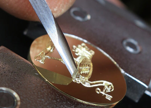 What are the methods of jewelry engraving?