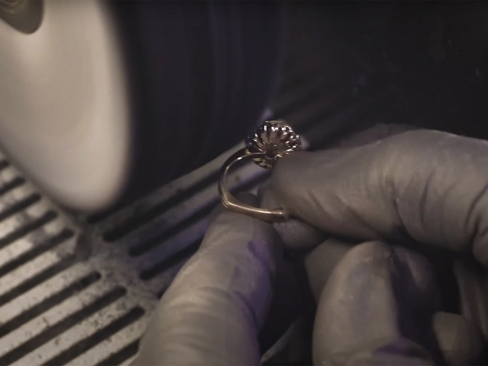 A Guide to Professional Jewelry Polishing